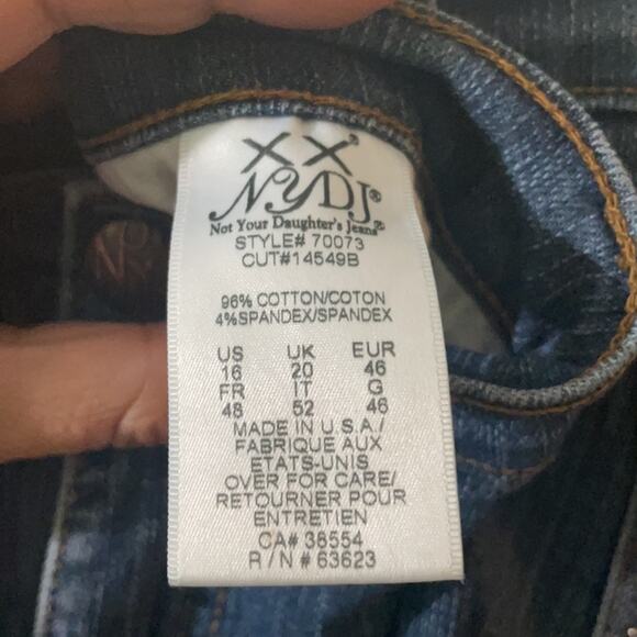 NYDJ Exclusively for Nordstrom Style# 70073 Cut# 14549B Size 16 Jeans - Picture 5 of 13